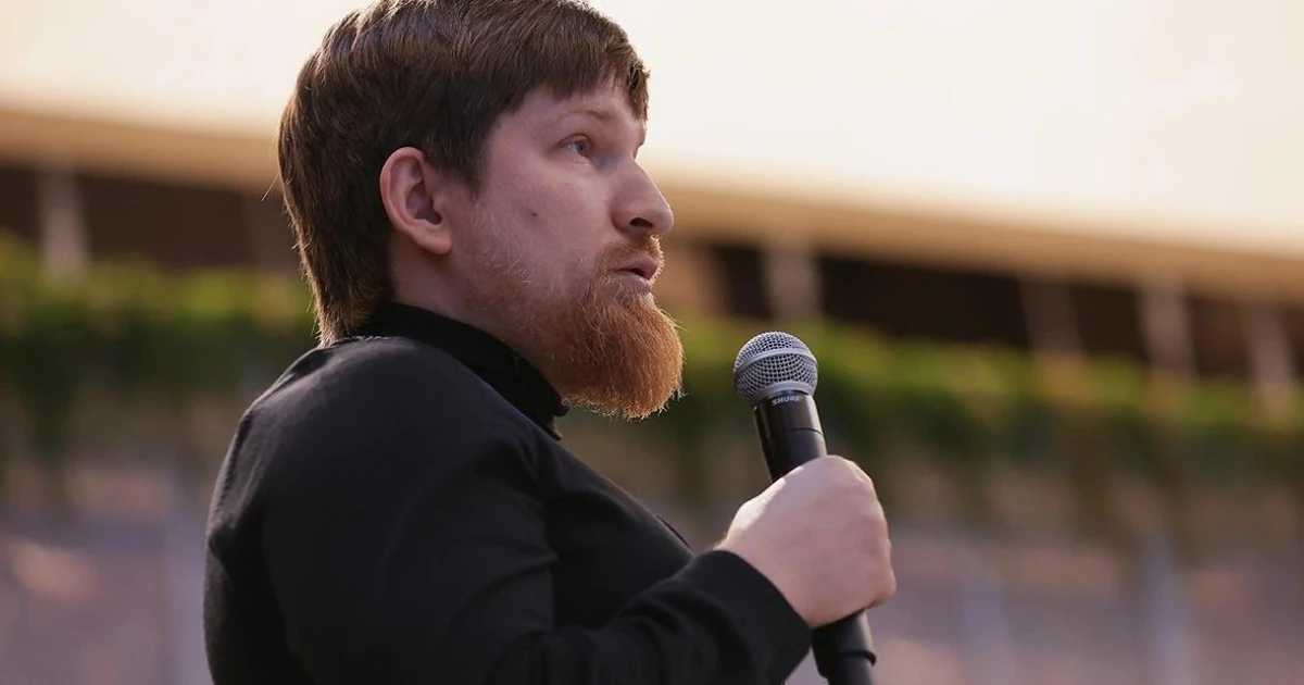 Пошкоджений Mercedes-Benz Володимира Ткачука після вибуху під Єкатеринбургом, фото Mash