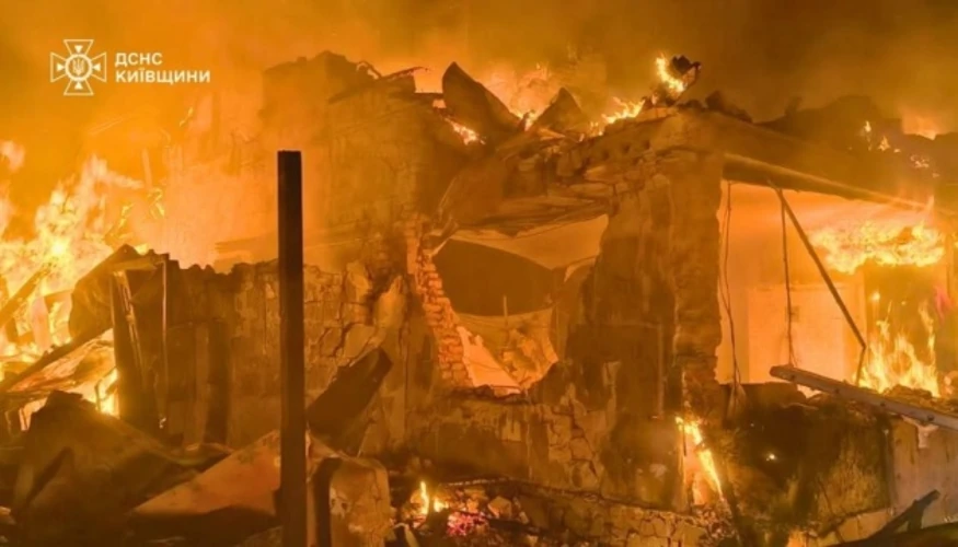 Пошкоджені приватний будинок і господарські споруди в Броварському районі після атаки дронів