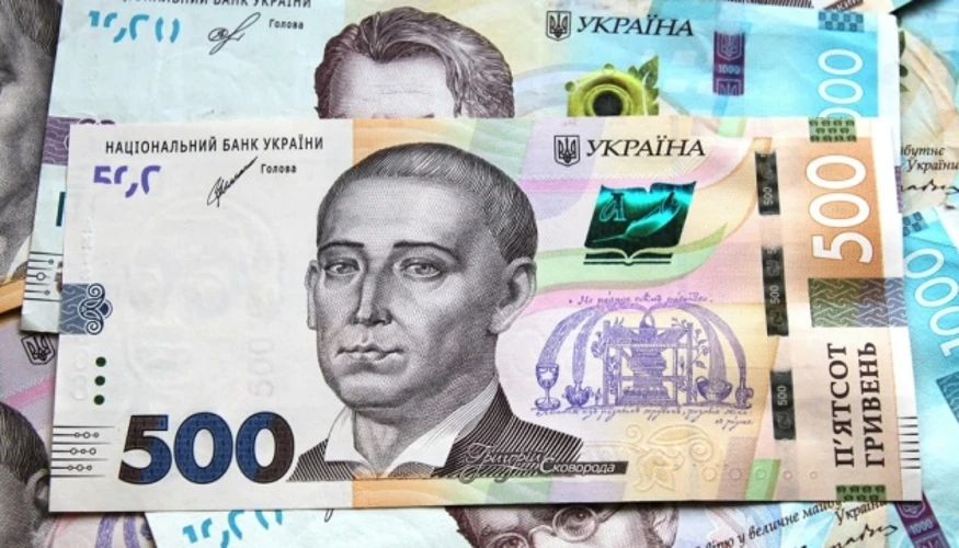 У липні 2026 року середня зарплата в Україні зменшилася до 32 243 грн