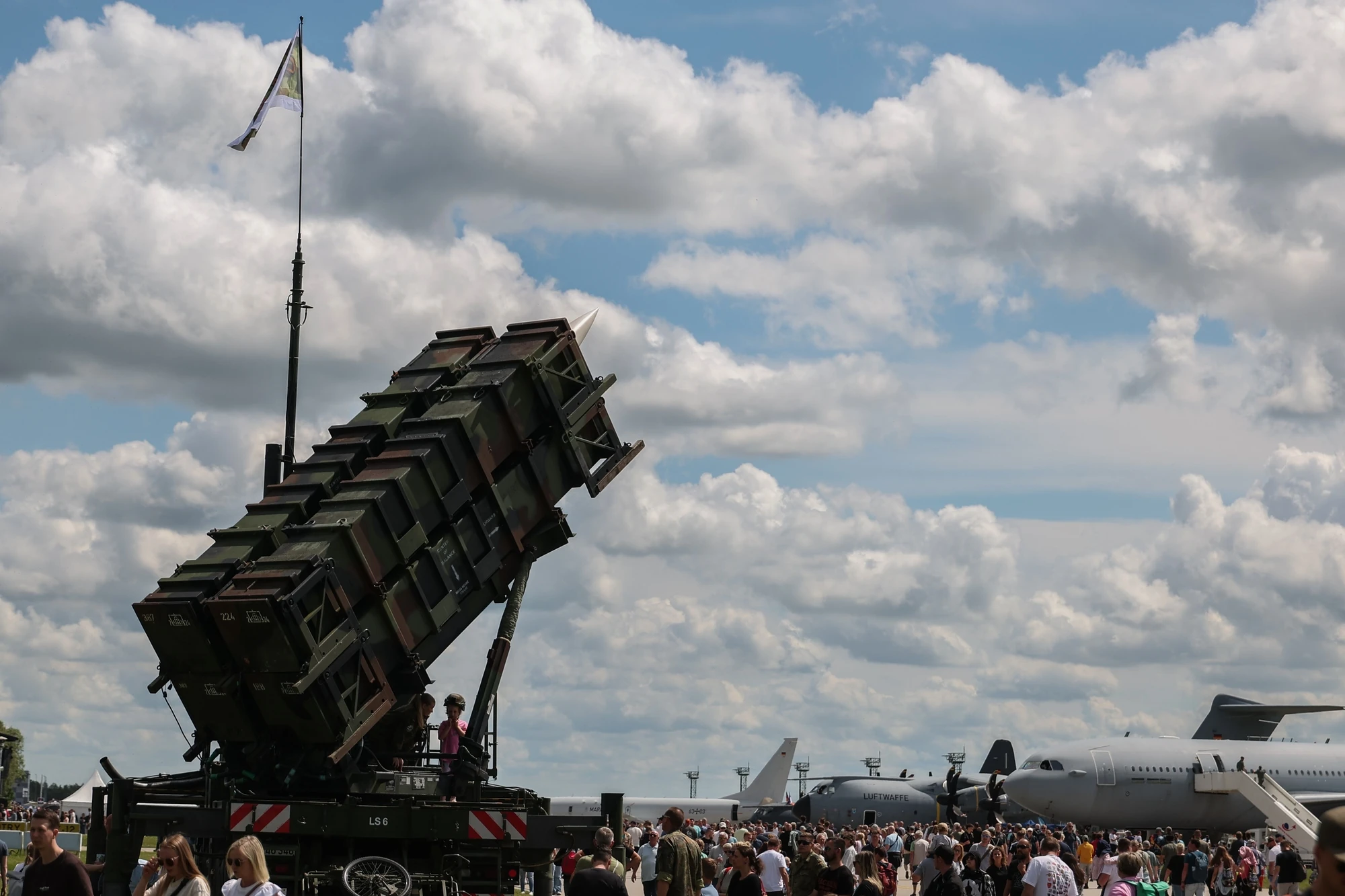 WP: Зеленський та НАТО підтвердили критичний дефіцит ракет для Patriot в Україні